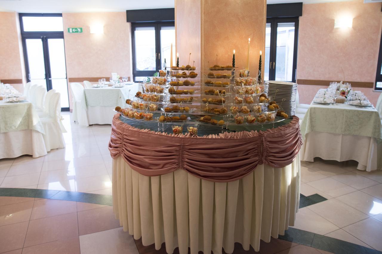 Ristorante Albergo Gerardo Di Masi Caposele Exterior foto